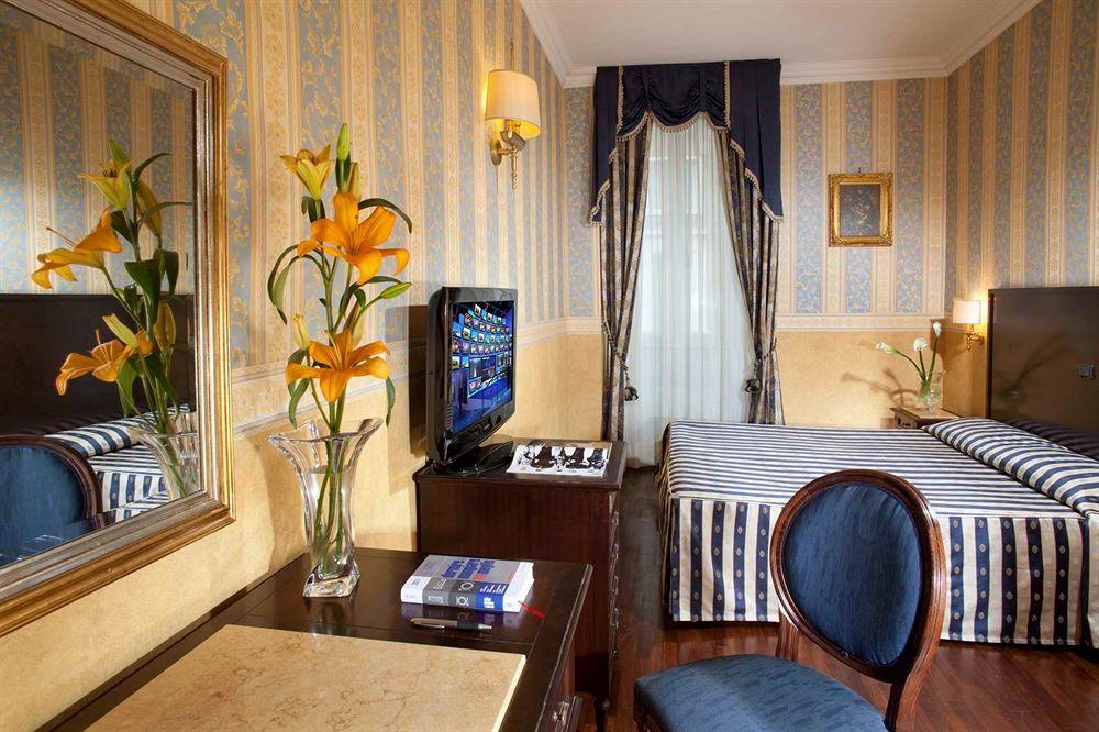 Hotel Del Corso Рим Екстериор снимка